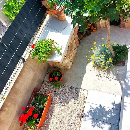 Grey 아파트 만드레